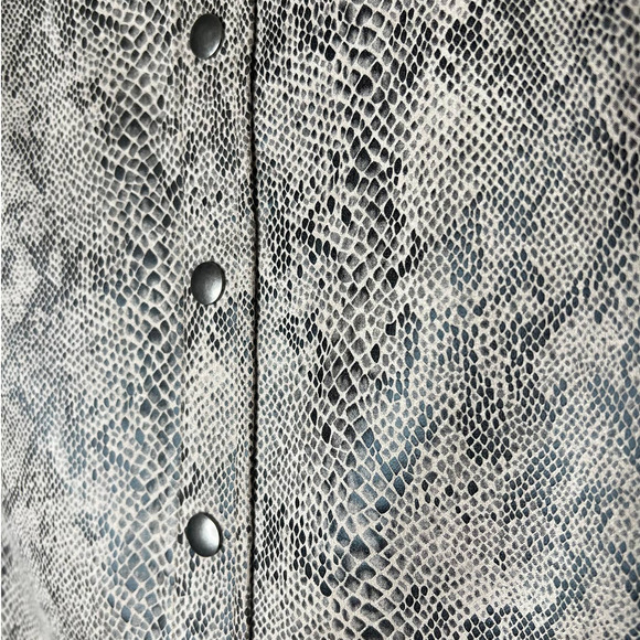New Potter's Pot Skirt in Gray Black White Snake Print Snap Front Size Medium - Picture 2 of 7